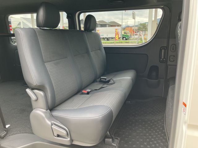 TOYOTA HIACE VAN 2WD 2025 Image 31