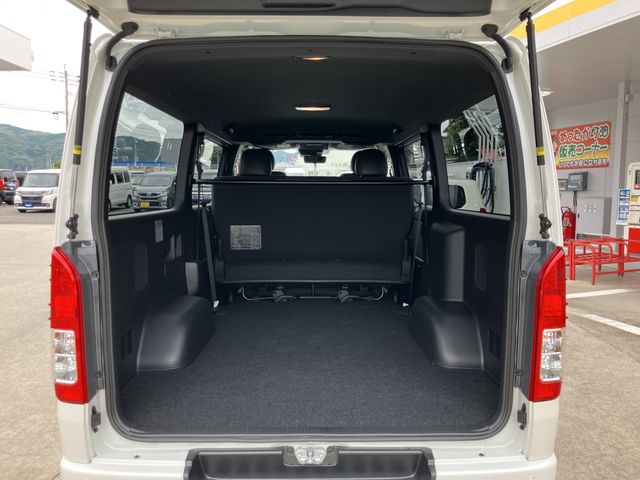 TOYOTA HIACE VAN 2WD 2025 Image 31