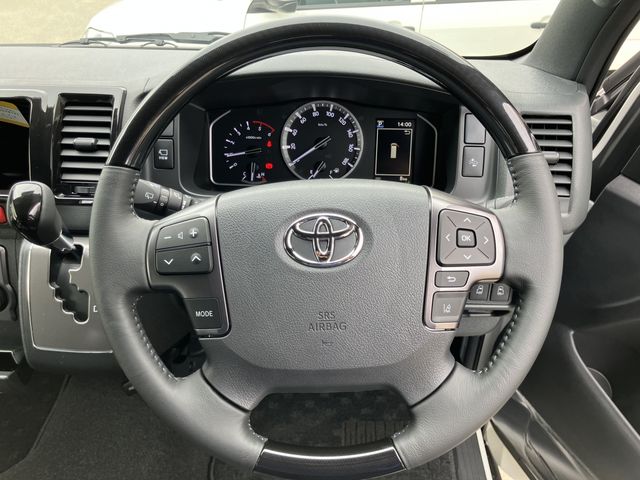 TOYOTA HIACE VAN 2WD 2025 Image 31