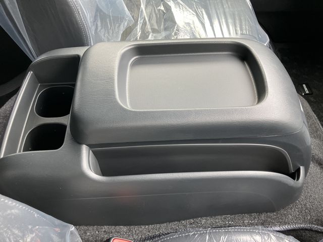 TOYOTA HIACE VAN 2WD 2025 Image 31