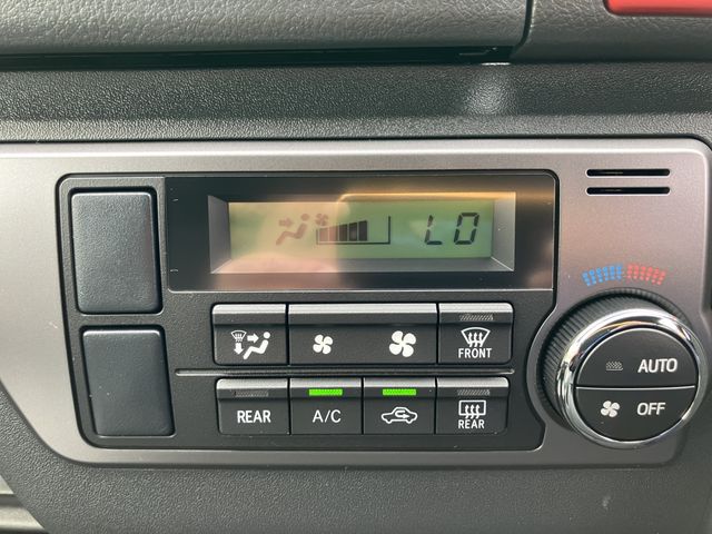 TOYOTA HIACE VAN 2WD 2025 Image 31