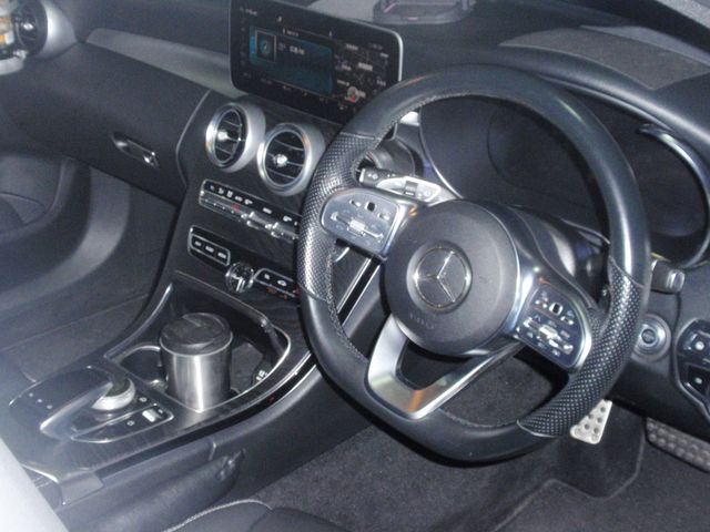 MERCEDES BENZ C CLAS 2018 Image 31