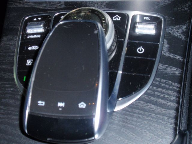 MERCEDES BENZ C CLAS 2018 Image 31