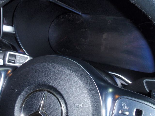 MERCEDES BENZ C CLAS 2018 Image 31