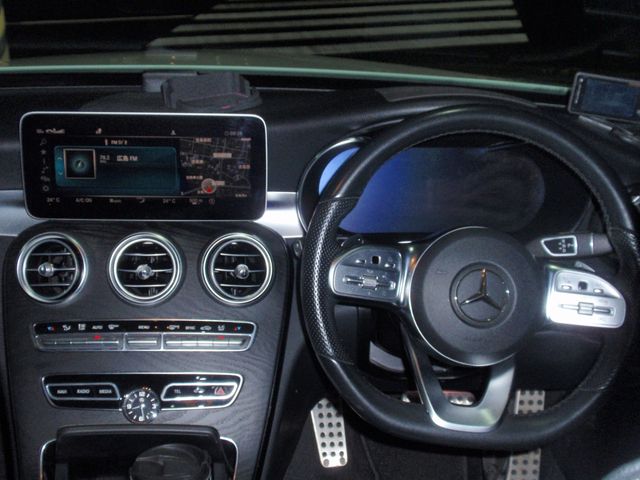 MERCEDES BENZ C CLAS 2018 Image 31