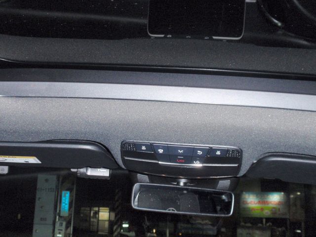 MERCEDES BENZ C CLAS 2018 Image 31