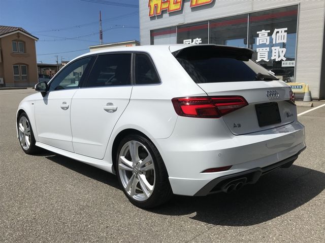 AUDI A3 SPORTBACK 2018 Image 31