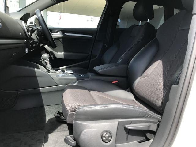 AUDI A3 SPORTBACK 2018 Image 31