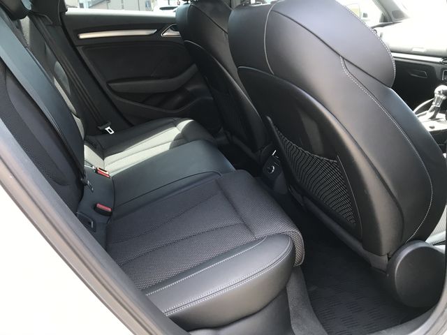 AUDI A3 SPORTBACK 2018 Image 31