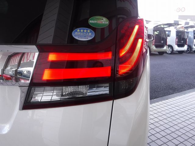 TOYOTA ALPHARD 2015 Image 31