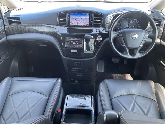 NISSAN ELGRAND 2014 Image 31