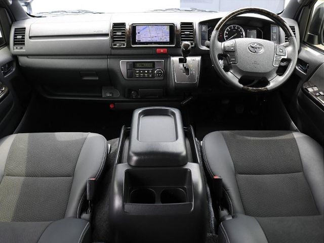 TOYOTA HIACE VAN 2WD 2024 Image 31