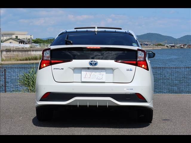 TOYOTA PRIUS 2019 Image 31