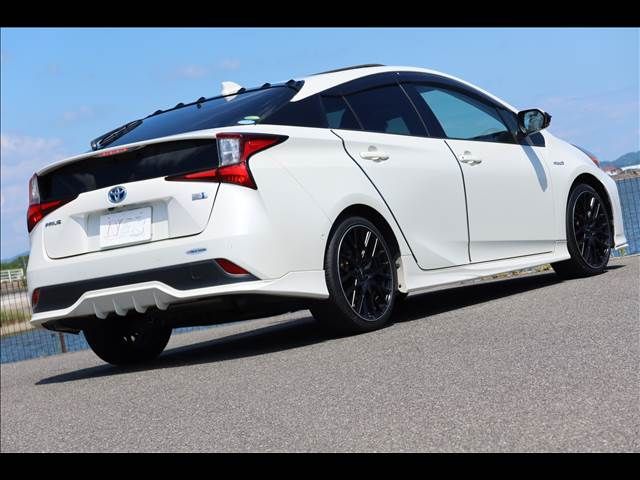 TOYOTA PRIUS 2019 Image 31