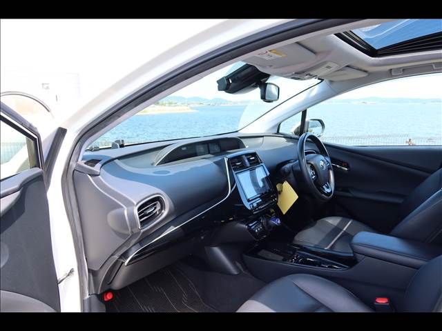 TOYOTA PRIUS 2019 Image 31