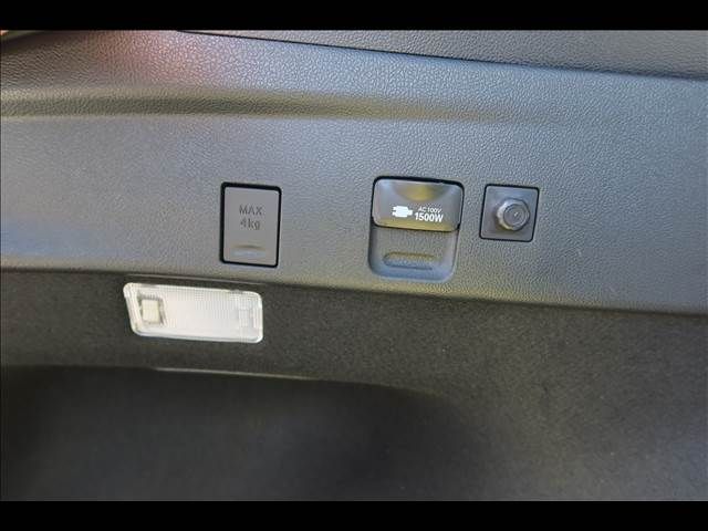 TOYOTA PRIUS 2019 Image 31