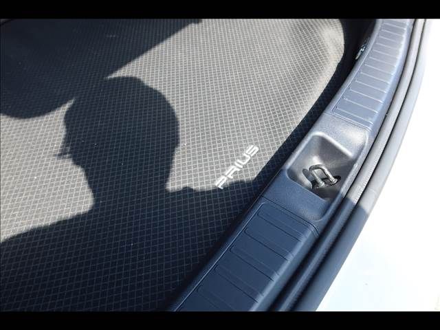 TOYOTA PRIUS 2019 Image 31