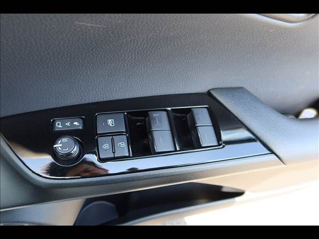 TOYOTA PRIUS 2019 Image 31