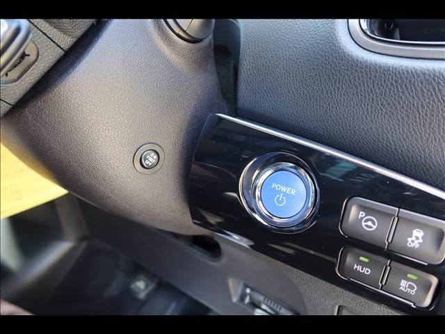 TOYOTA PRIUS 2019 Image 31