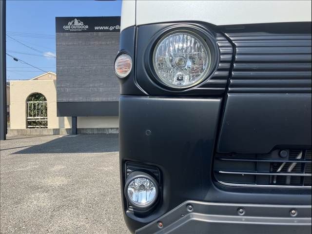 TOYOTA HIACE VAN 2WD 2021 Image 31