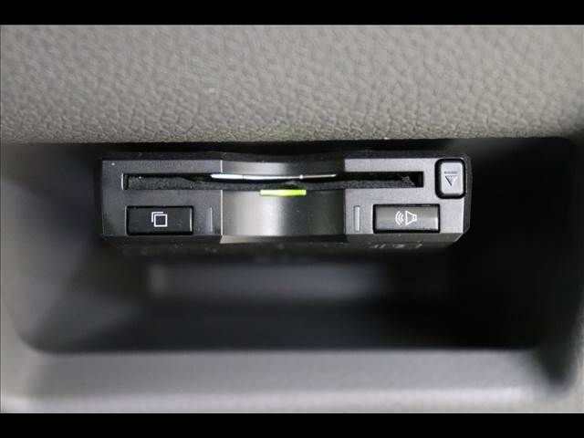 NISSAN NV350 CARAVAN 2018 Image 31