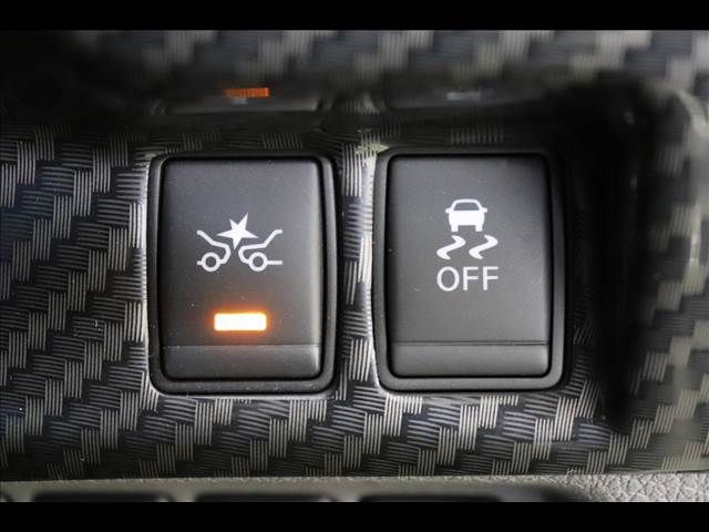 NISSAN NV350 CARAVAN 2018 Image 31