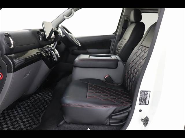 NISSAN NV350 CARAVAN 2018 Image 31