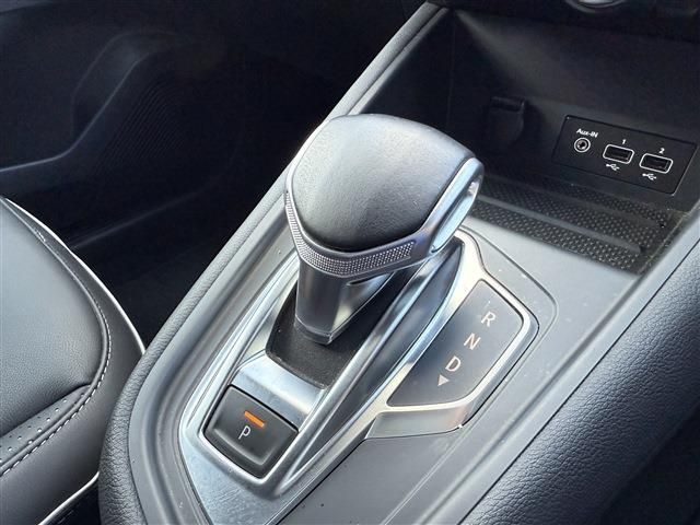 RENAULT CAPTUR 2021 Image 31