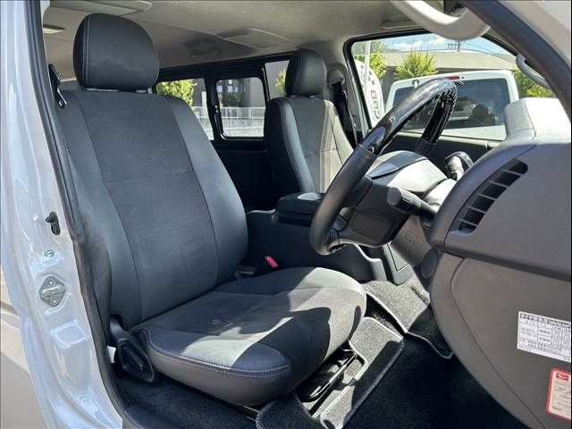 TOYOTA REGIUSACE VAN 2WD 2015 Image 31