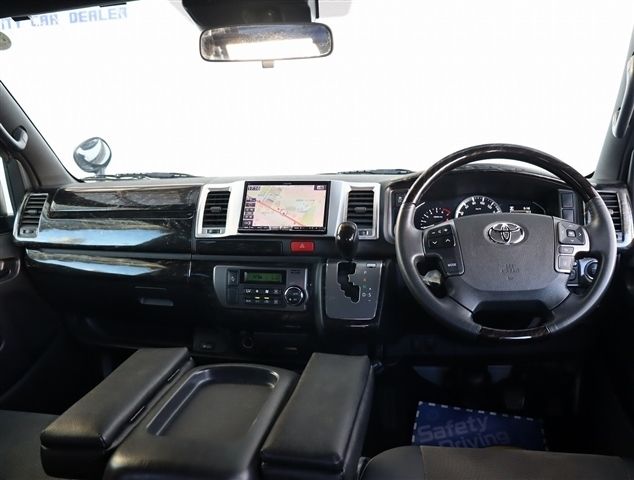 TOYOTA HIACE VAN 2WD 2020 Image 31