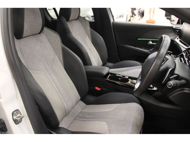 PEUGEOT 208 2020 Image 31