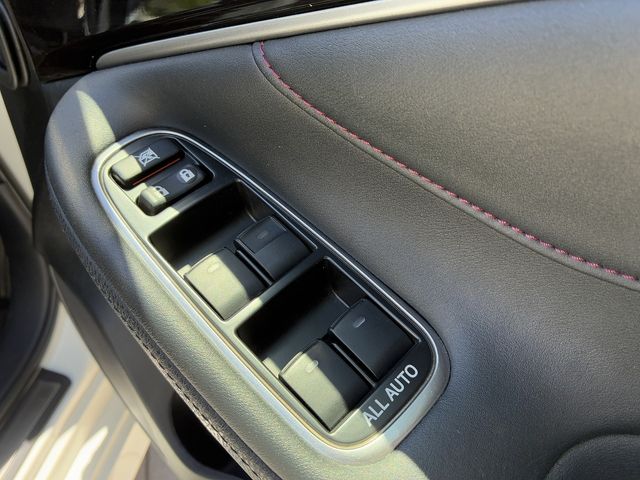 TOYOTA CROWN SEDAN HYBRID 2017 Image 31