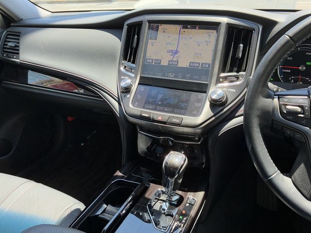 TOYOTA CROWN SEDAN HYBRID 2017 Image 31