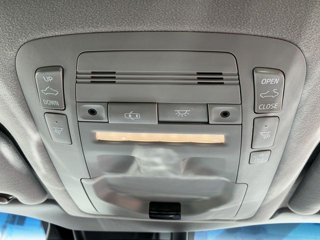 TOYOTA CROWN SEDAN HYBRID 2017 Image 31