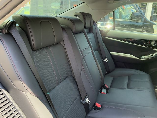 TOYOTA CROWN SEDAN HYBRID 2017 Image 31