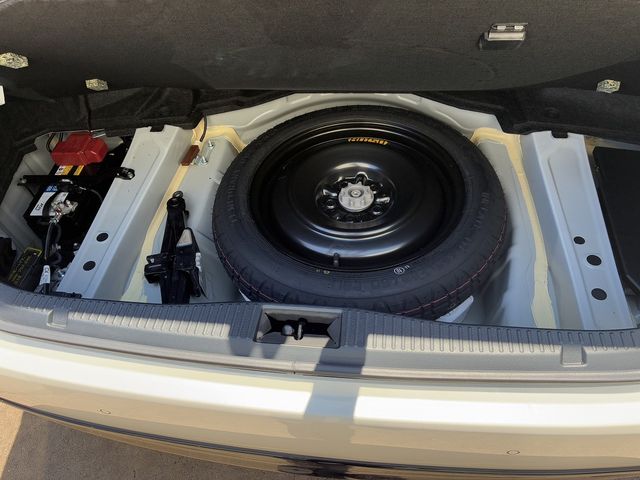 TOYOTA CROWN SEDAN HYBRID 2017 Image 31