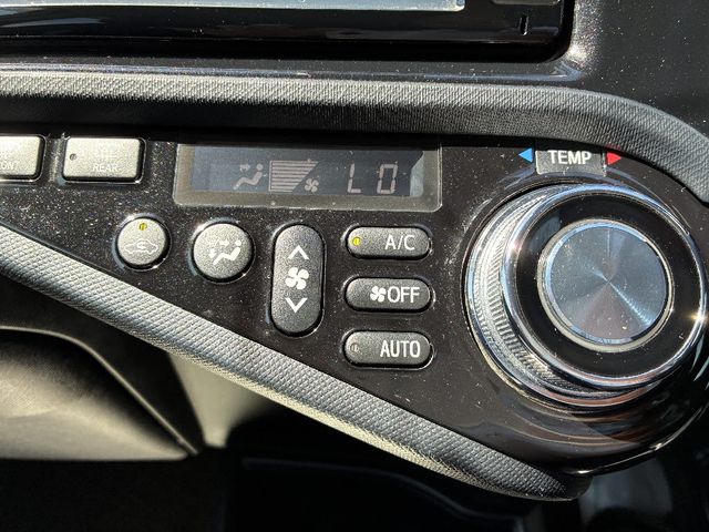 TOYOTA AQUA 2016 Image 31