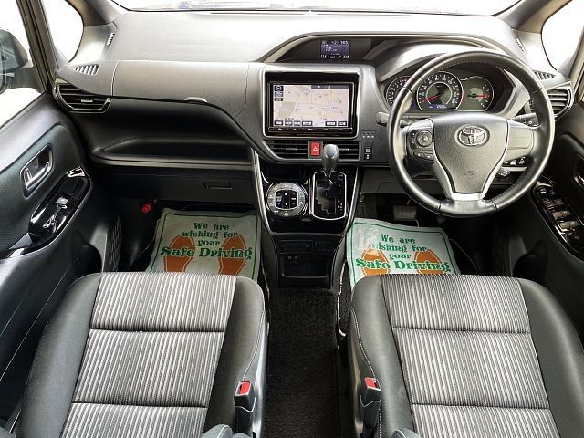 TOYOTA VOXY 2018 Image 31