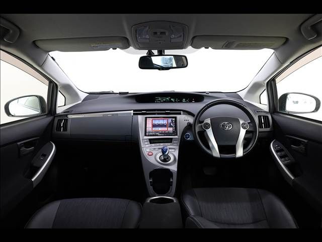 TOYOTA PRIUS PHV 2012 Image 31
