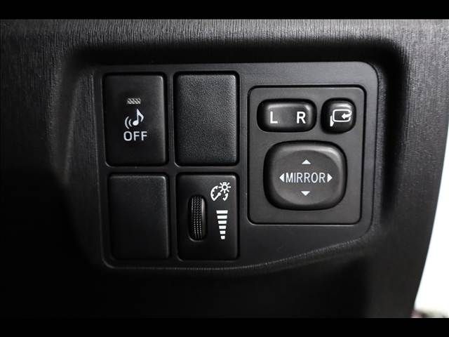 TOYOTA PRIUS PHV 2012 Image 31