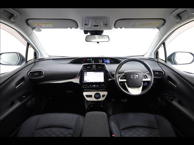 TOYOTA PRIUS PHV 2017 Image 31