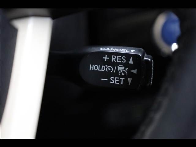 TOYOTA PRIUS PHV 2017 Image 31