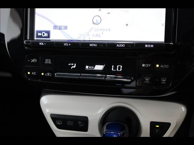 TOYOTA PRIUS PHV 2017 Image 31