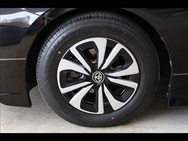 TOYOTA PRIUS PHV 2017 Image 31