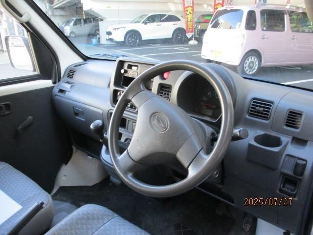 DAIHATSU HIJET CARGO 2013 Image 31