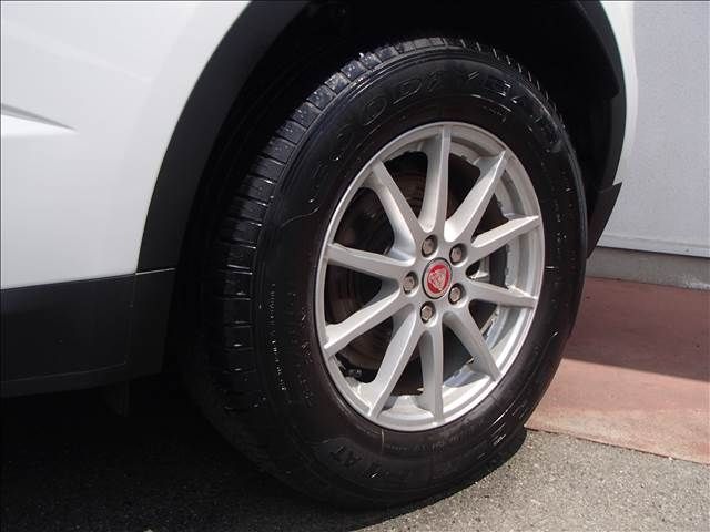 JAGUAR E-PACE 2019 Image 31