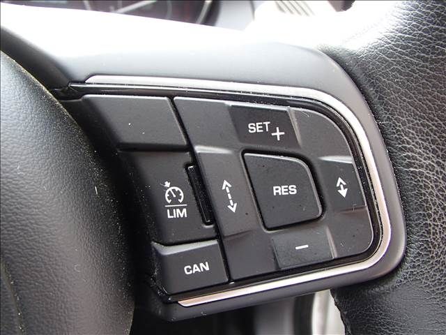 JAGUAR E-PACE 2019 Image 31