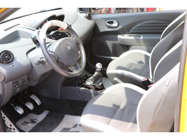 RENAULT TWINGO 2013 Image 31