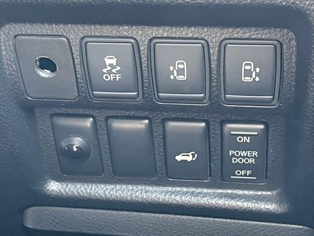 NISSAN ELGRAND 2014 Image 31