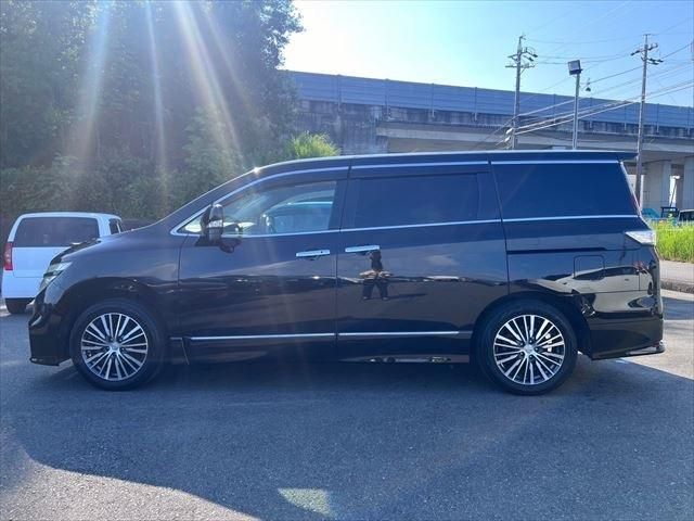 NISSAN ELGRAND 2014 Image 31